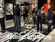 „Coolness. Inszenierung von Mode im 20. Jahrhundert“ Sonderausstellung im Textil- und Industriemuseum tim Augsburg vom 24.03.-22.10.2023  (©Foto: Martin Schmitz)